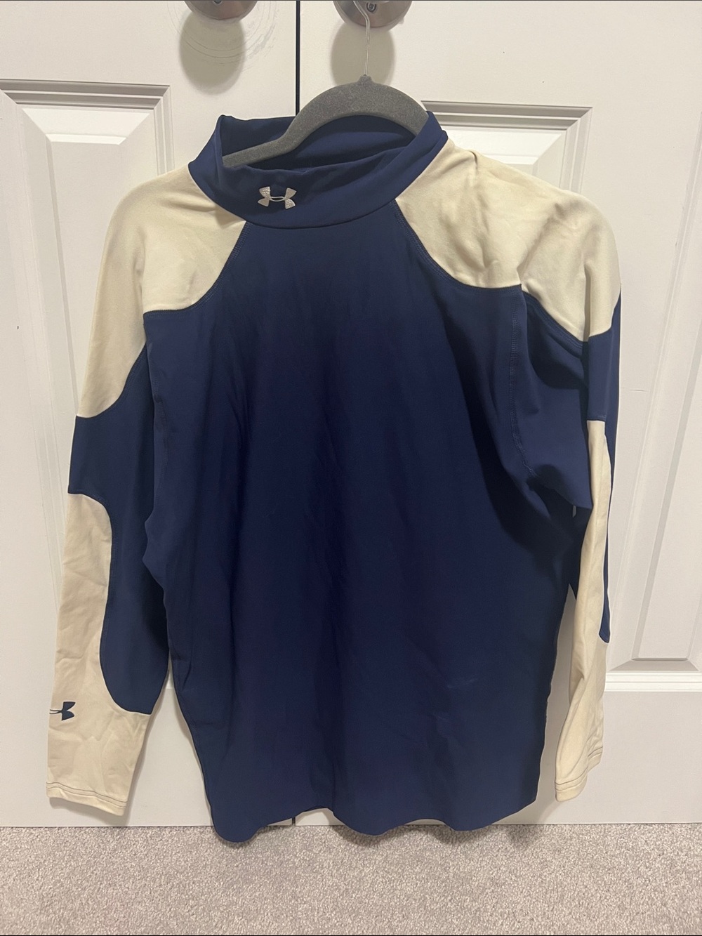 Under Armour Men’s Navy and cream long sleeve